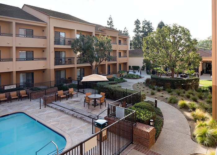 Common area and pool at the Courtyard LA hotel